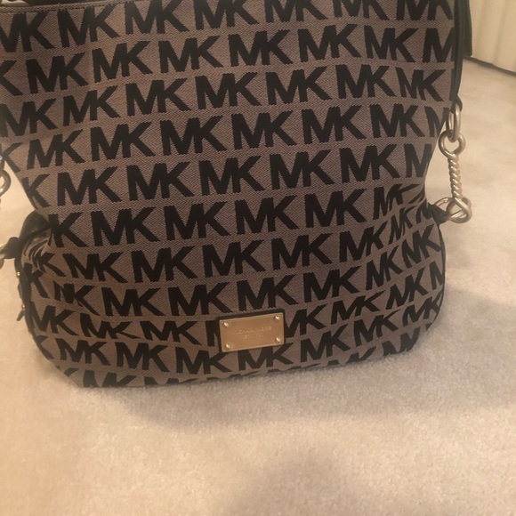 Michael Kors purse - Picture 1 of 3